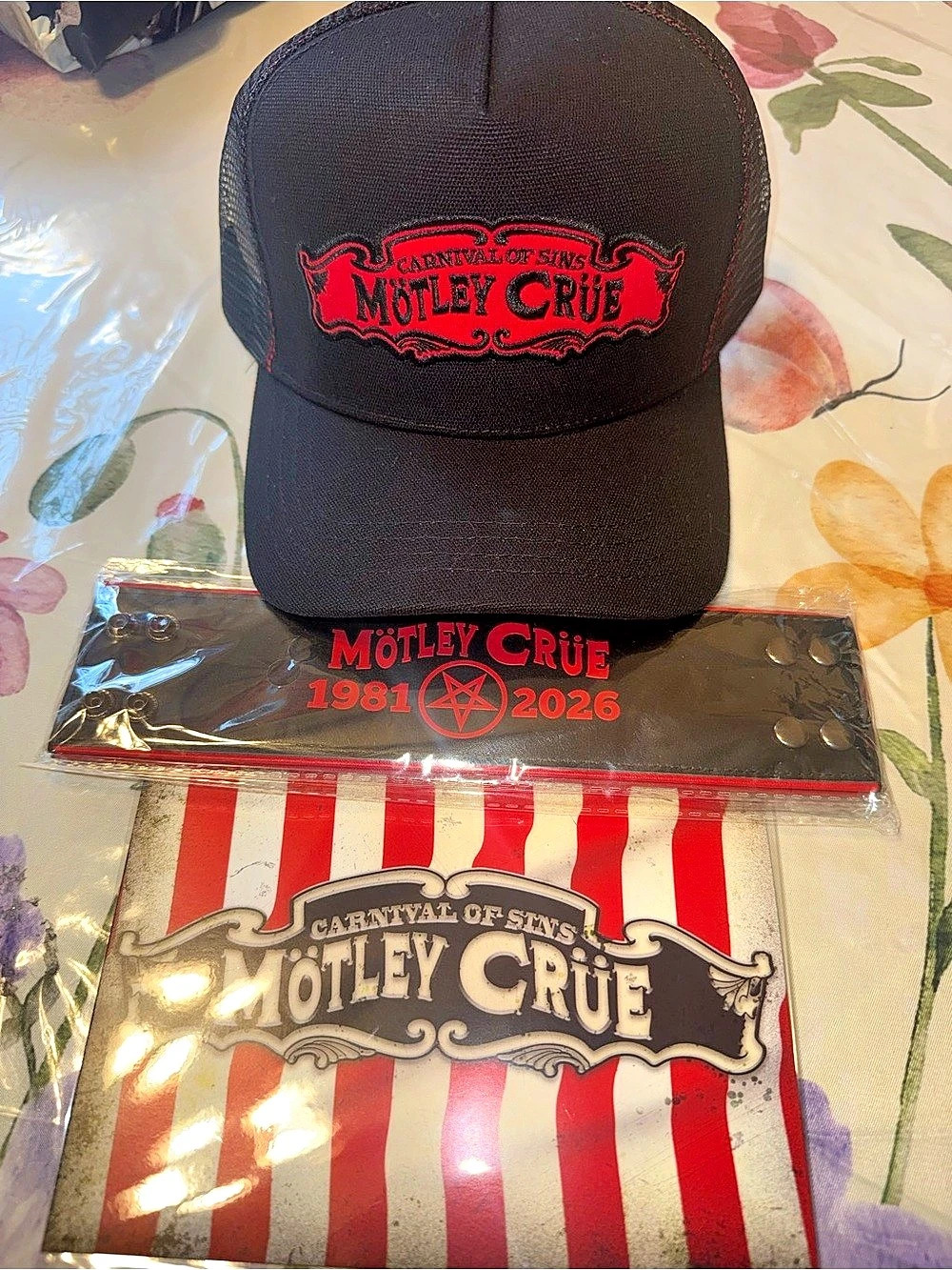 Motley Crue Return of the Carnival of Sins VIP Trucker Hat and Wristband Bundle